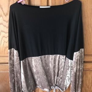 Small Black/Velour Balloon Sleeve Top